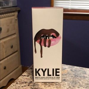 kylie lip in “kristen”